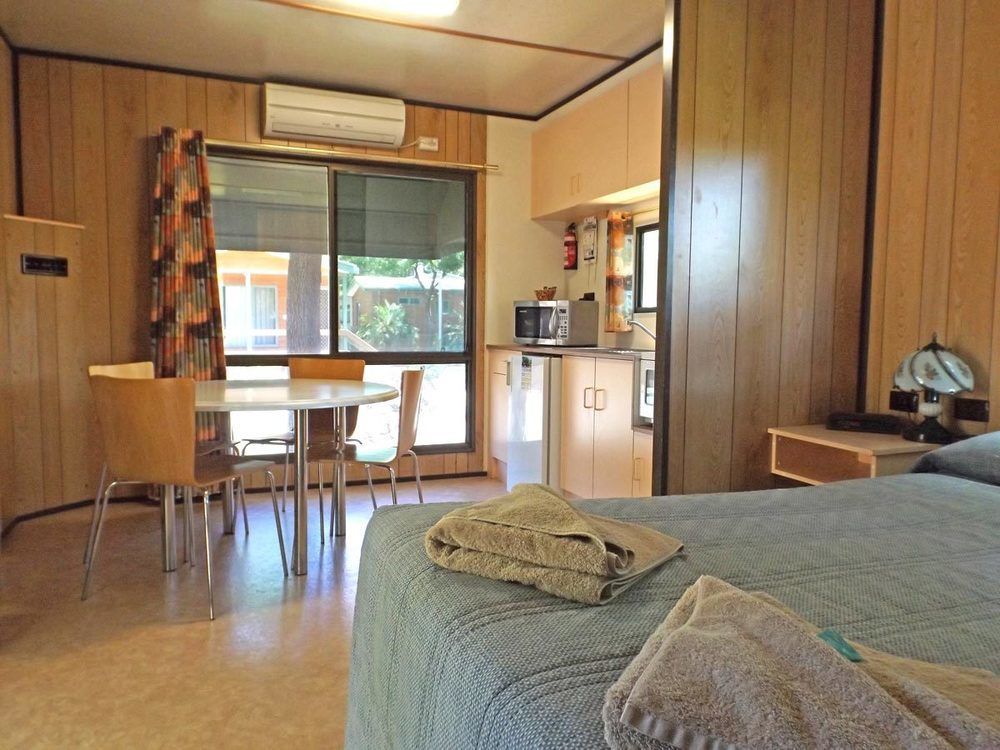 Adelaide Caravan Park - Aspen Holiday Parks エクステリア 写真