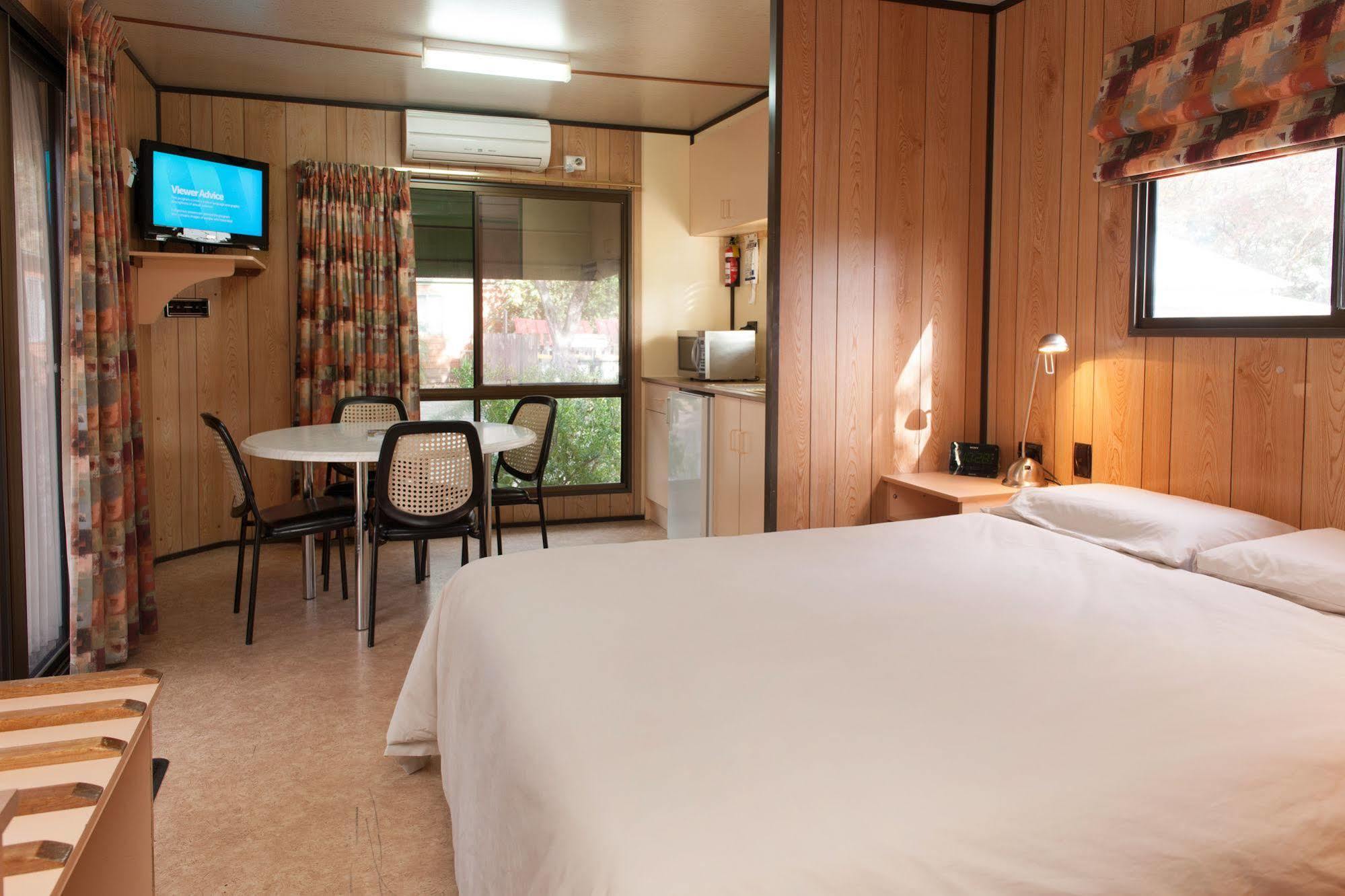 Adelaide Caravan Park - Aspen Holiday Parks エクステリア 写真